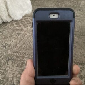 iPod Touch 7th used a couple times for pictures. Perfect Condition 256 storage